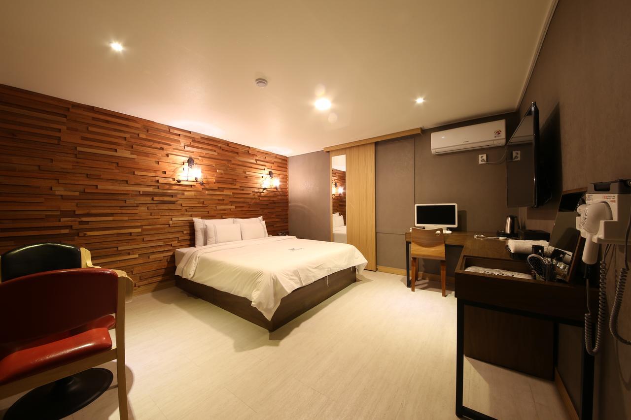 Winner Hotel Чонджу Экстерьер фото