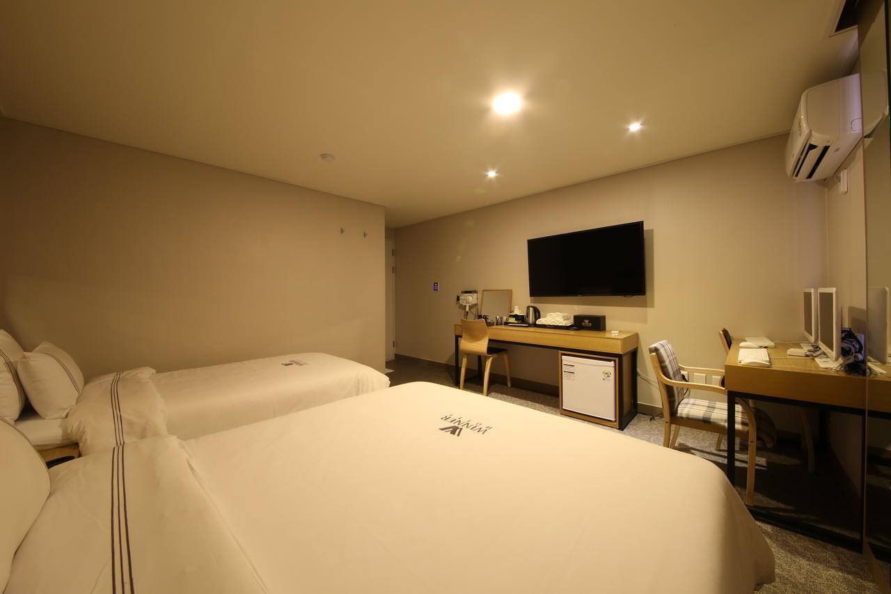 Winner Hotel Чонджу Экстерьер фото