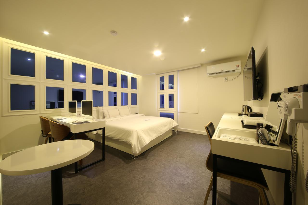 Winner Hotel Чонджу Экстерьер фото