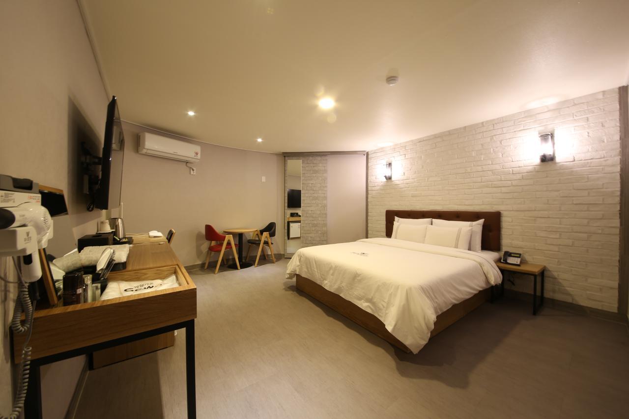 Winner Hotel Чонджу Экстерьер фото
